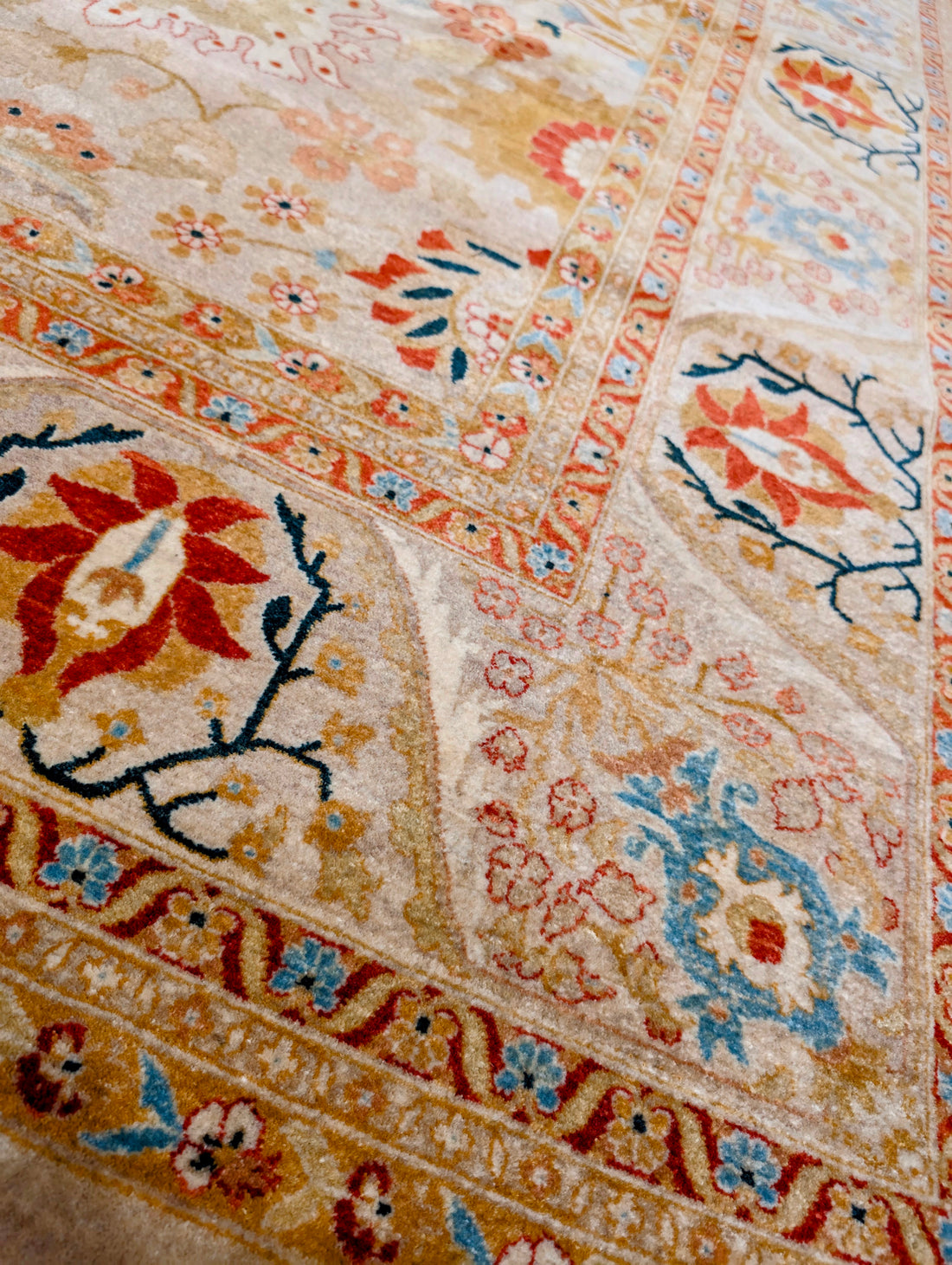 What is the light and dark side of a hand-knotted rug?